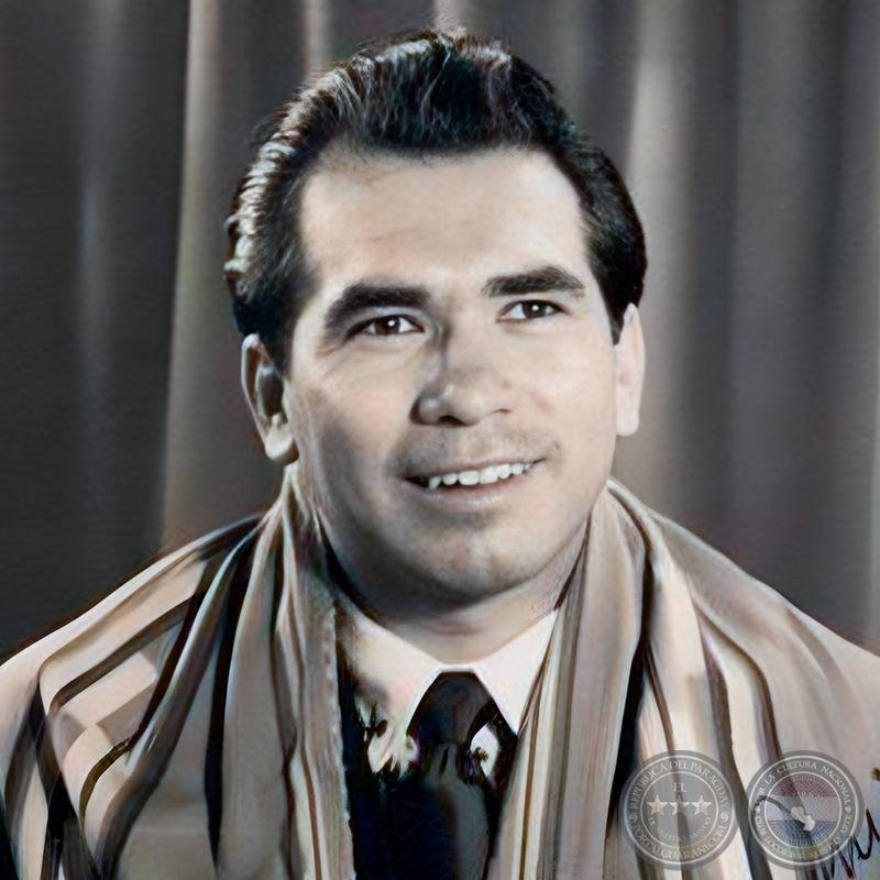 Nace en el barrio "Trinidad"-Asunción, Carlos Sosa, guitarrista, cantante, poeta, actor y compositor. Su nombre verdadero es Pedro Sosa Melgarejo.