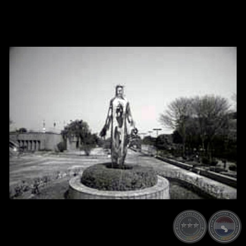 CRISTO, 1984 - Escultura de HERMANN GUGGIARI