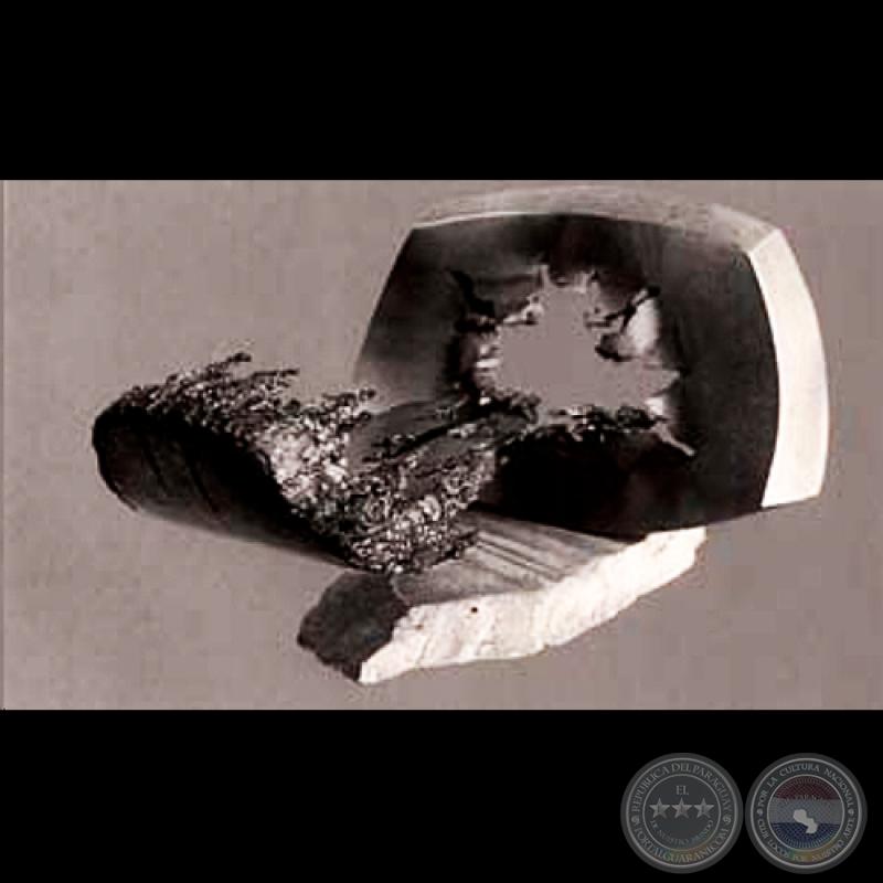 PARTO 1964 / 1965 - Escultura de HERMANN GUGGIARI