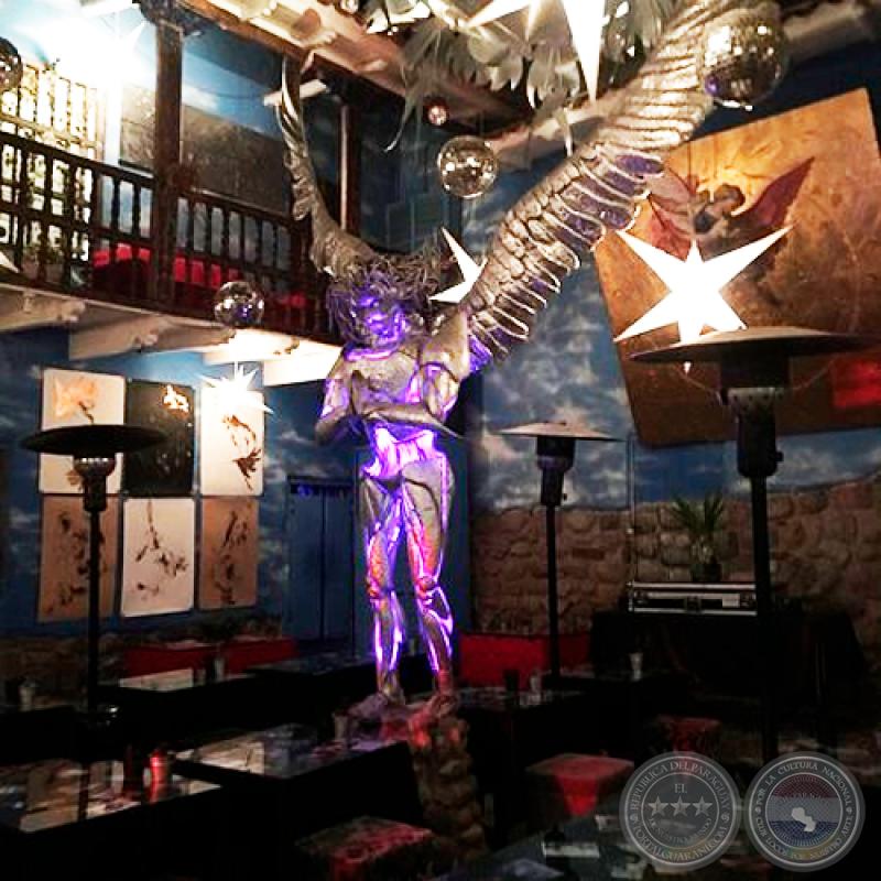 EXPOSICIÓN EN FALLEN ANGEL, CUSCO - Obras de ENEIDE BONEU