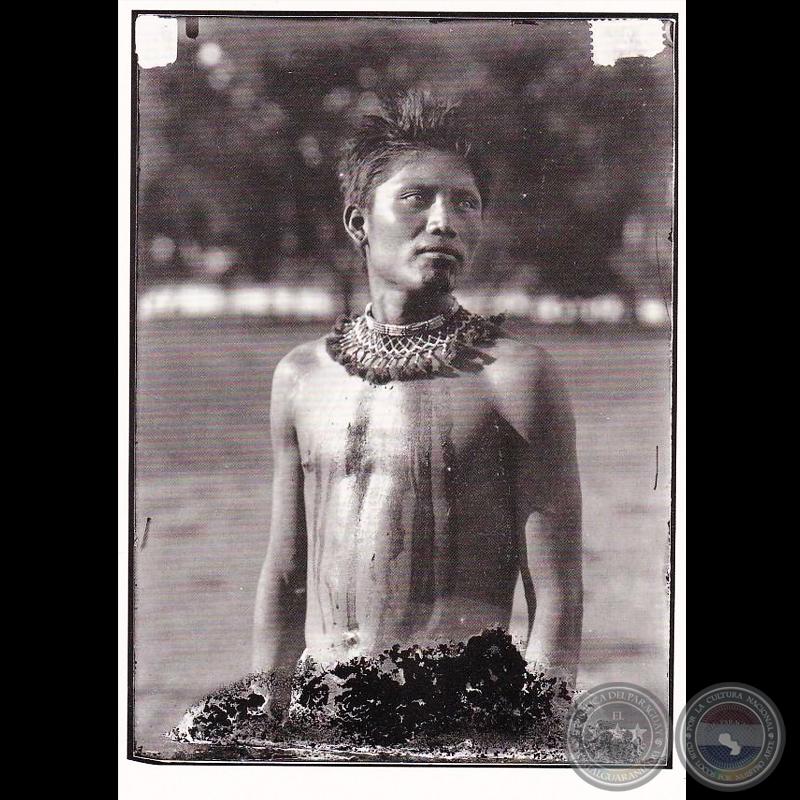 VICENTE CON EL PECHO SANGRANDO - Fotografía de GUIDO BOGGIANI