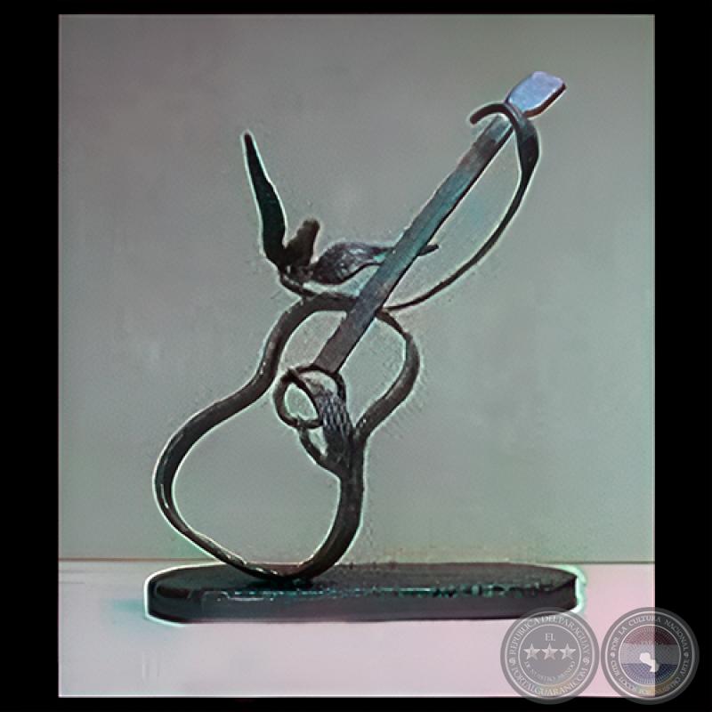 ESCULTURA DE HUGO PISTILLI - EXPOSICIÓN AMIGOS DEL ARTE, CCPA 2006