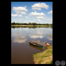 PESCADOR PREPARNDOSE PARA LA PESCA - Fotografa de FERNANDO ALLEN