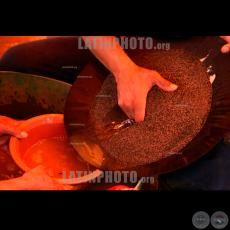 PASO YOBAI – MINAS DE ORO EN PARAGUAY, 2009 - © AMADEO VELAZQUEZ/LATINPHOTO.org 