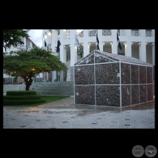 CASA DE ESCOMBROS (AT HOME), 2010 - Instalación de BETTINA BRIZUELA