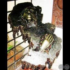 LA ÚLTIMA ESCULTURA DE HERMANN GUGGIARI, 2012