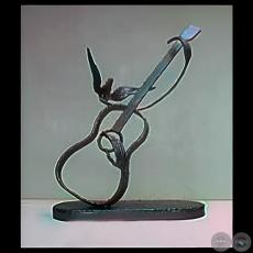 ESCULTURA DE HUGO PISTILLI - EXPOSICIÓN AMIGOS DEL ARTE, CCPA 2006