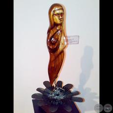 Escultura en madera de Sergio Jara