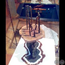 SIN TIERRA, NO HABRA RAICES (Escultura de SERGIO JARA)