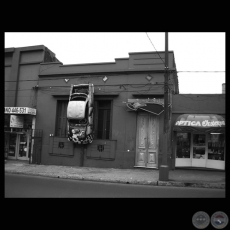 EN DESARME / ANDAR LA CIUDAD II, 2007 - Fotografías de LISANDRO CARDOZO