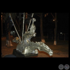 MAYOR EDUARDO VERA, 2012 - Escultura pública de GUSTAVO BECKELMANN