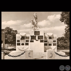 MONUMENTO DE EUSEBIO AYALA - RUTA N 1 - PARAGUAY - Foto de CLAUS HENNING