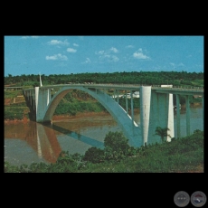 PUENTE INTERNACIONAL - PARAGUAY / BRASIL - Foto de CLAUS HENNING