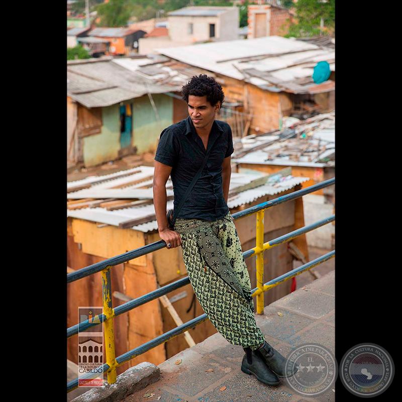 ESCULTOR CUBANO LUIS OTERO, 2015 - BIENAL INTERNACIONAL DE ASUNCIÓN