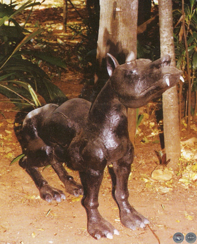 JAGUARU - ESCULTURA DEL MUSEO MITOLÓGICO RAMÓN ELÍAS